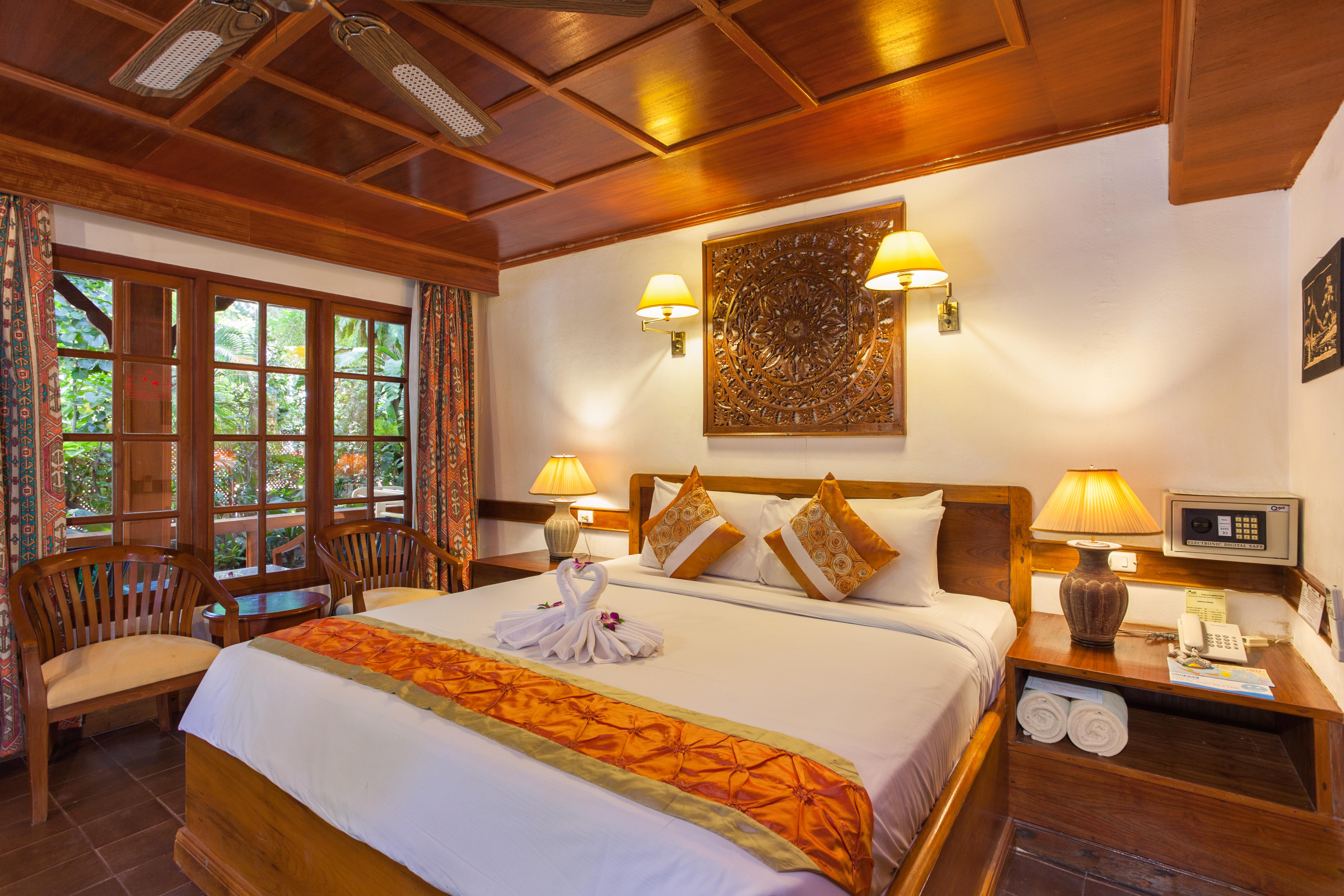 Tropica Bungalow Beach Hotel Patong Exterior photo
