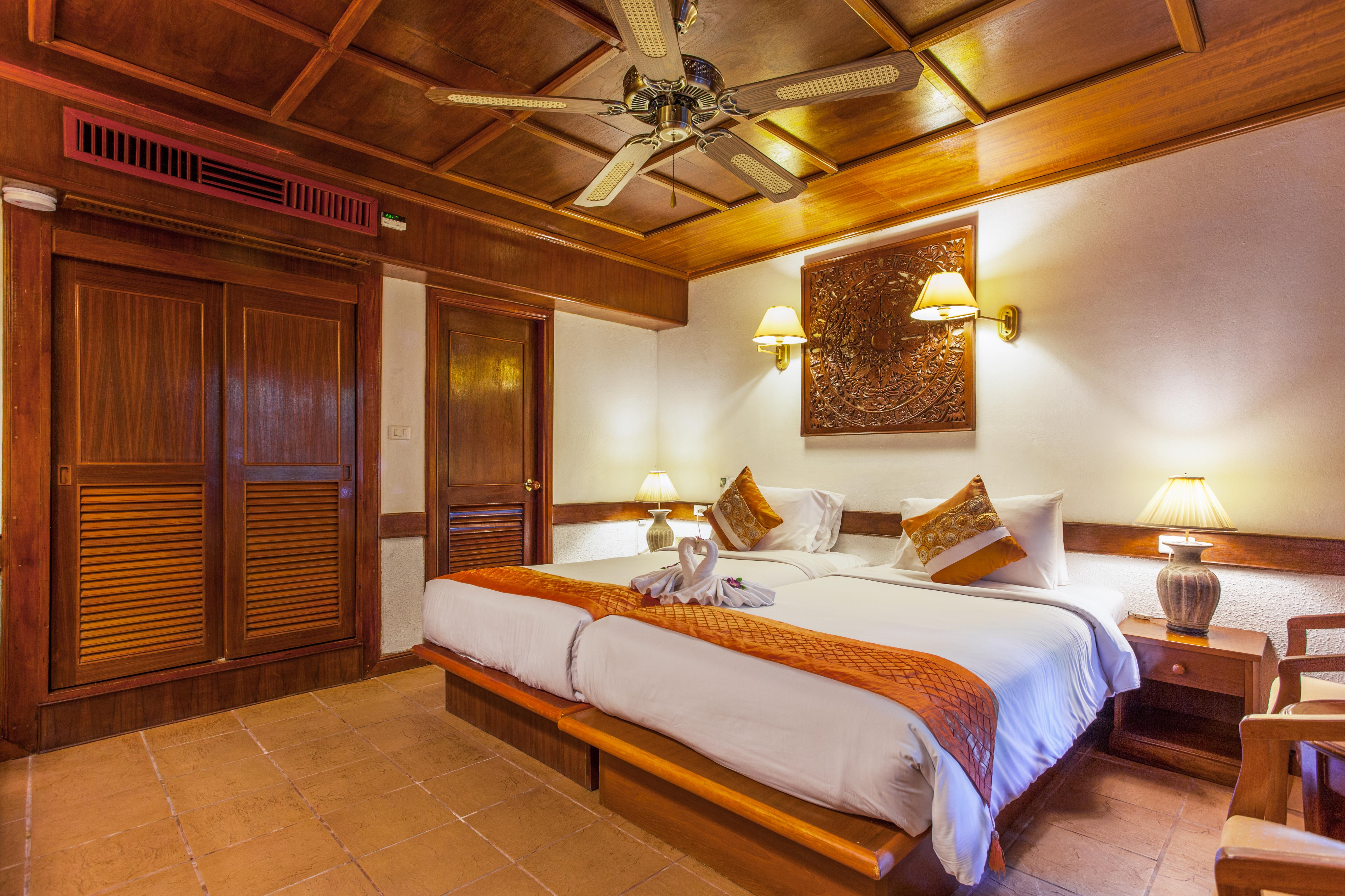 Tropica Bungalow Beach Hotel Patong Exterior photo
