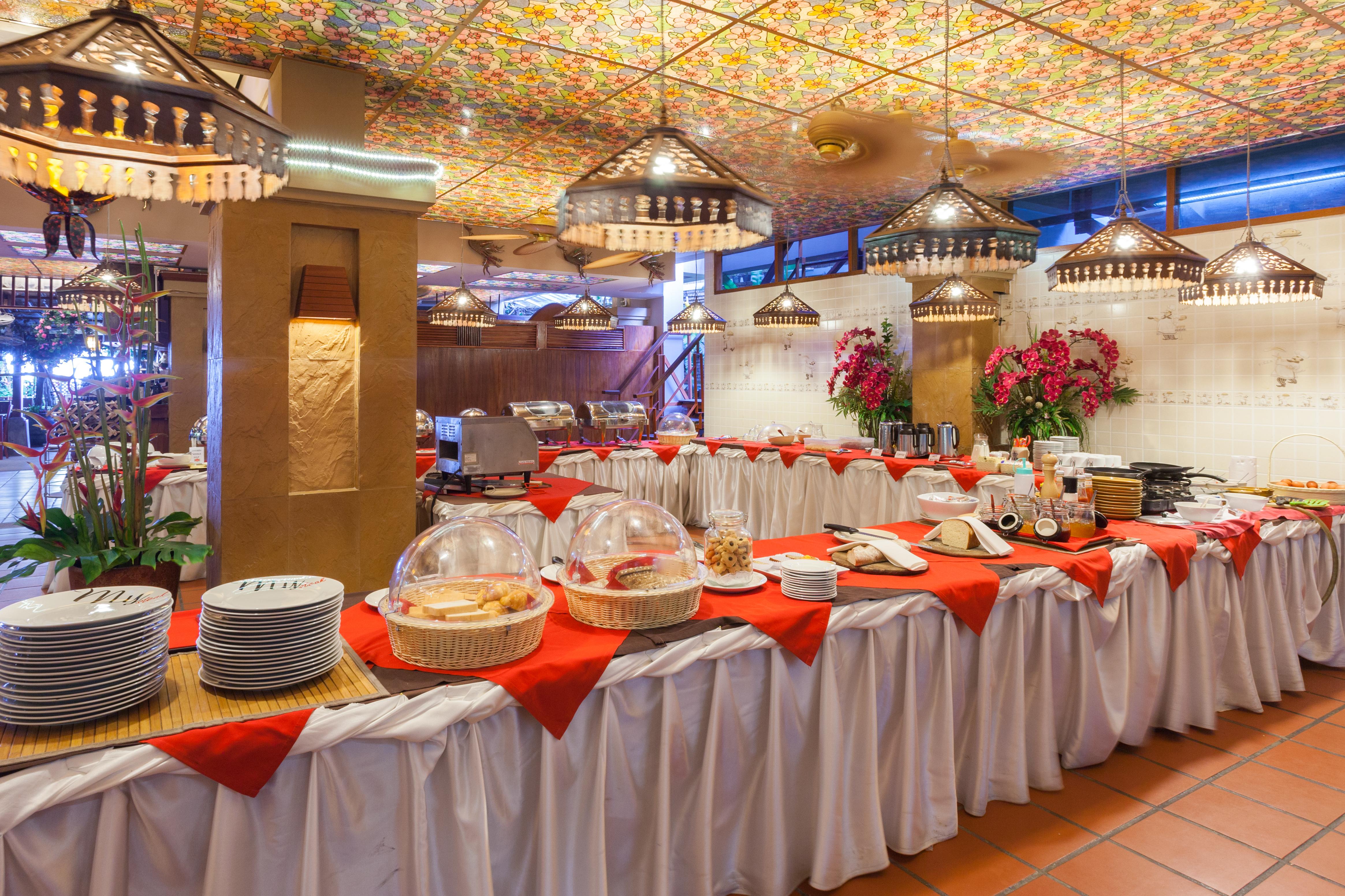 Tropica Bungalow Beach Hotel Patong Exterior photo